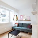 Boutique Apartment Im Trendigen Quartier Am Rhein