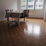3 Rooms, 2 King-Size Beds, Central