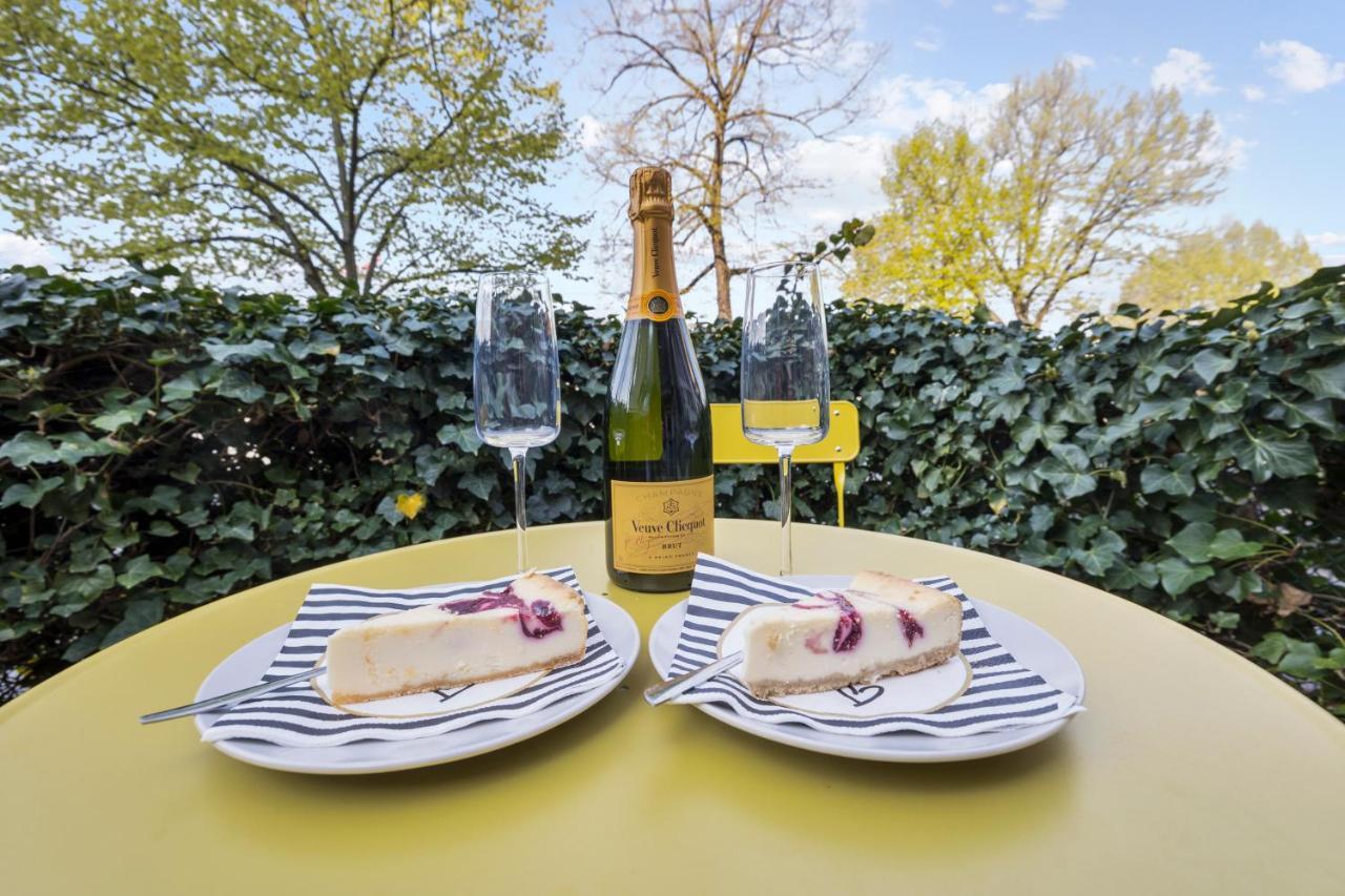 True - Zentral I Terrasse Mit Rheinblick * Basel