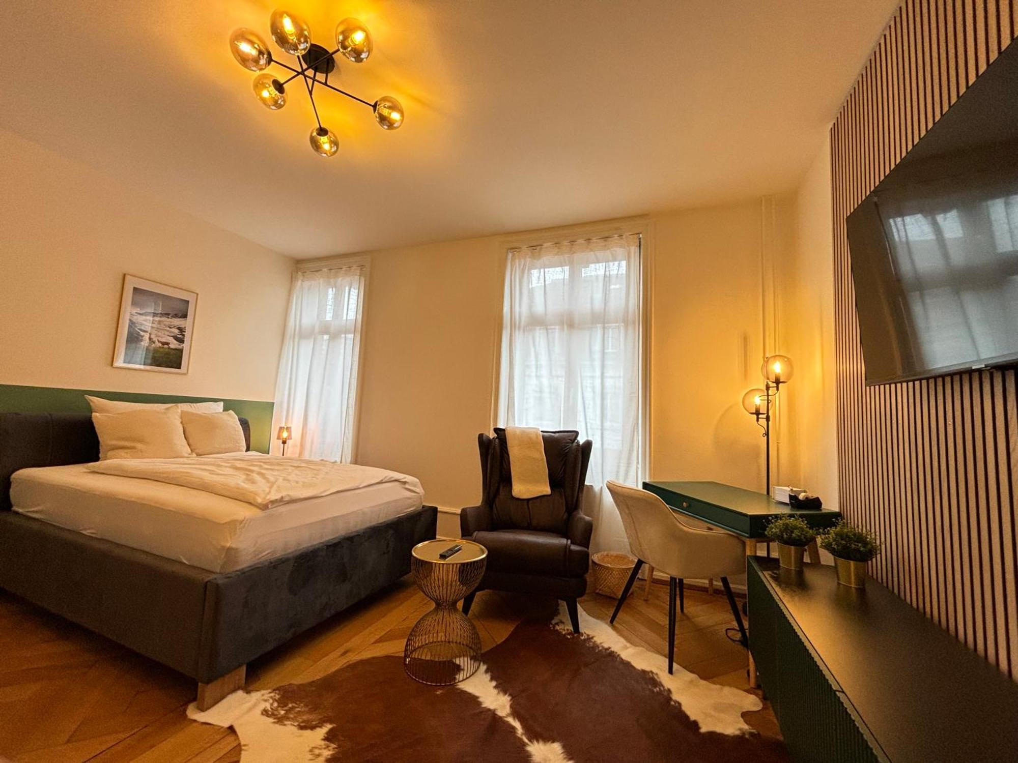 By Dasbreitehotel Apartment Basel