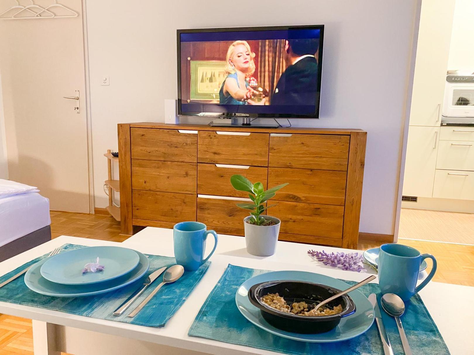 Special Blue Tiger Basel, Messe Kleinbasel 10-star Apartment Basel