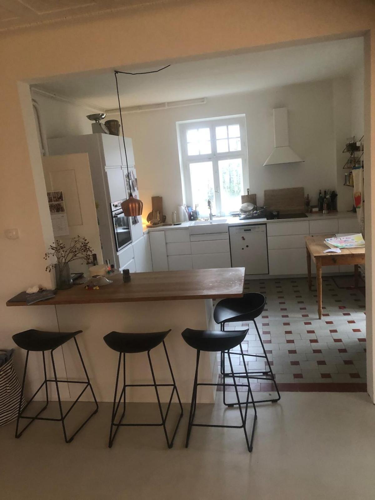Villa 4 Story, 12 Beds, Near Eurovision Contest