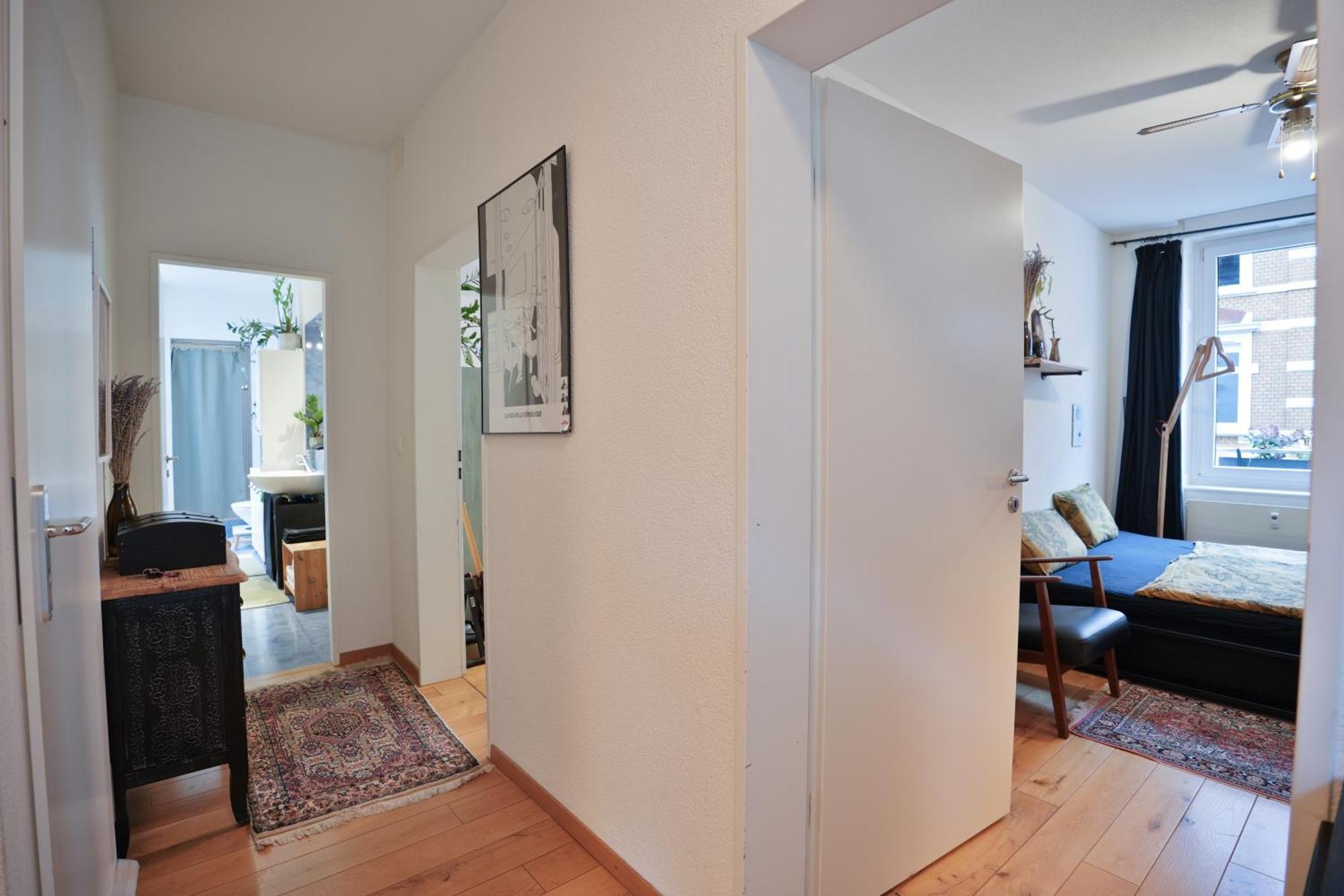 Apartment Artful 3 Bedroom In Center 5 Min By Foot To Esc & Art Basel