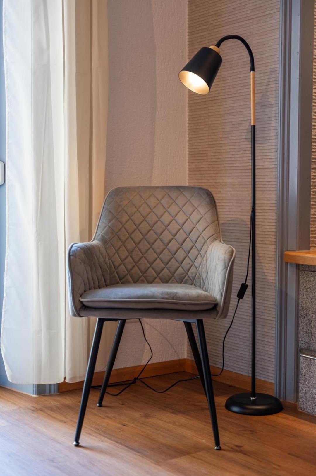 Special Roger F Rabbit 1 Apartment, Roche Towers, 10-star Basel