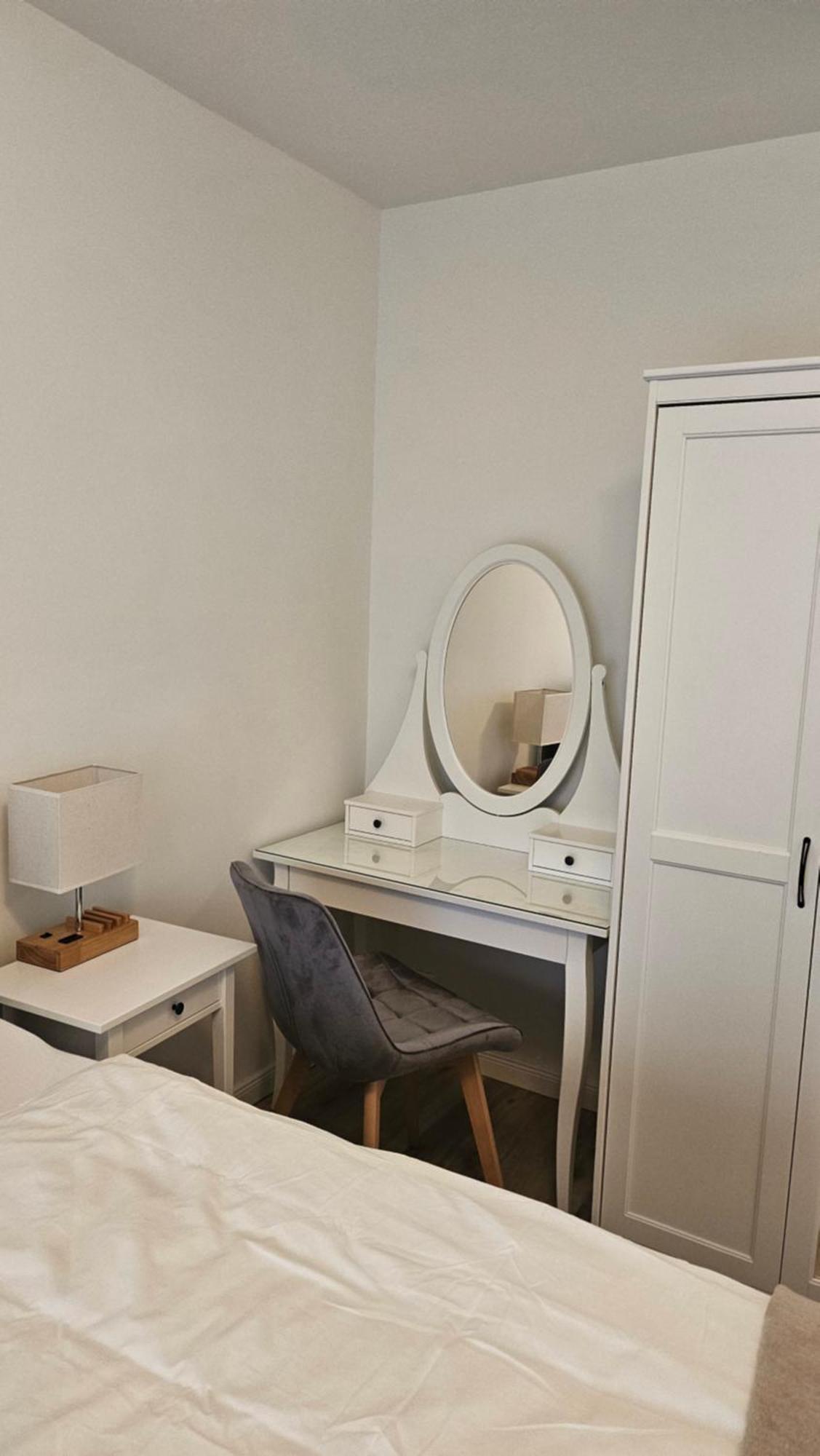 Ruhige 2-zi-wohnung Mit Garage Appartement *