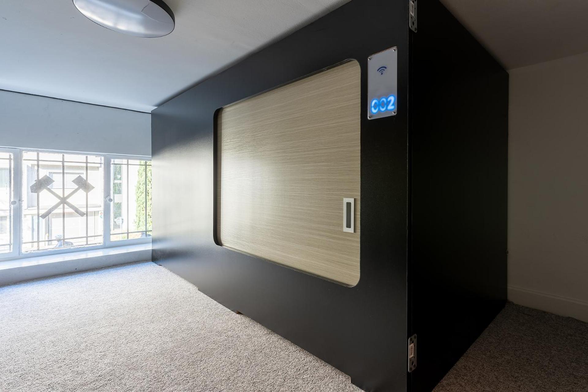 Mue Cubes - Capsule Capsule hotel *