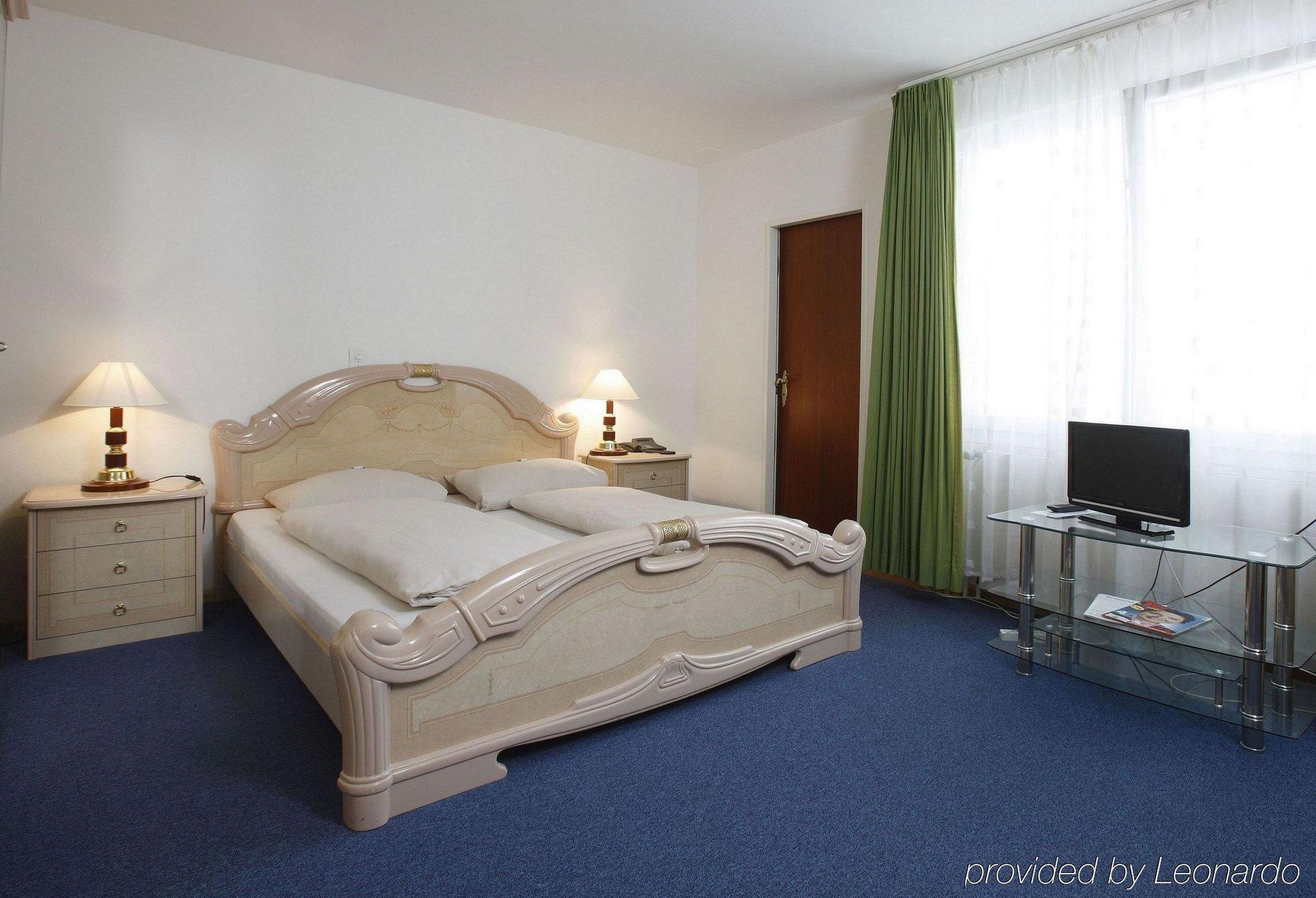 Spalenbrunnen & Restaurant Center Hotel Basel