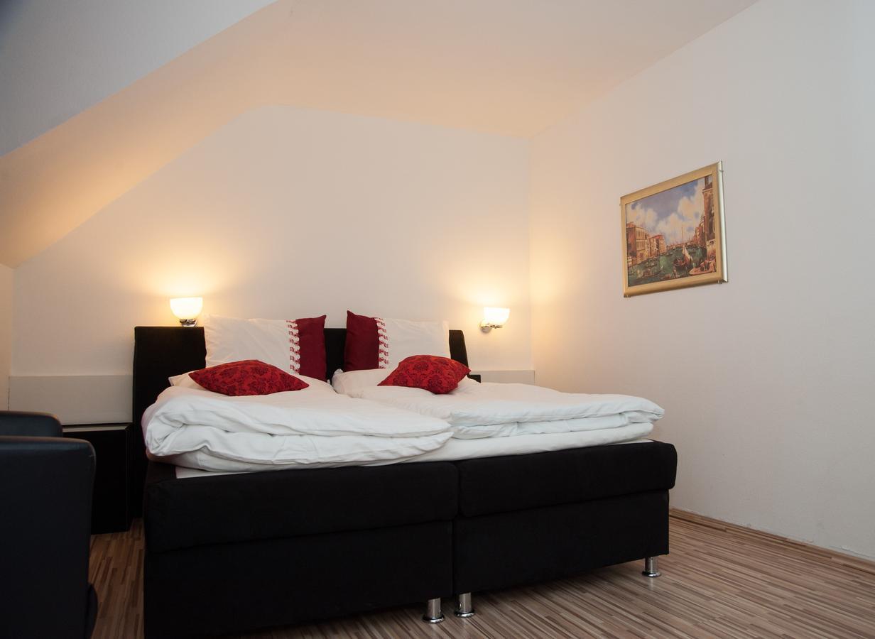 White Horse 3* Basel