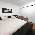 Eine Schoene Wohnung Im Herzen Von Basel.