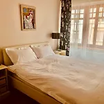 Georgian Guest Rooms