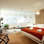Boutique Apartment Im Trendigen Quartier Am Rhein