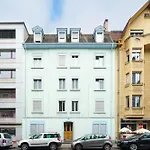 Studio Apartment - Central - Kitchen - Self Check In