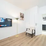 Studio Apartment - Central - Kitchen - Self Check In