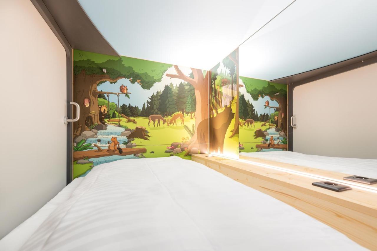 Capsule By Hyve Capsule hotel *