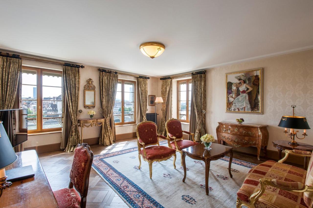 Grand Les Trois Rois Hotel