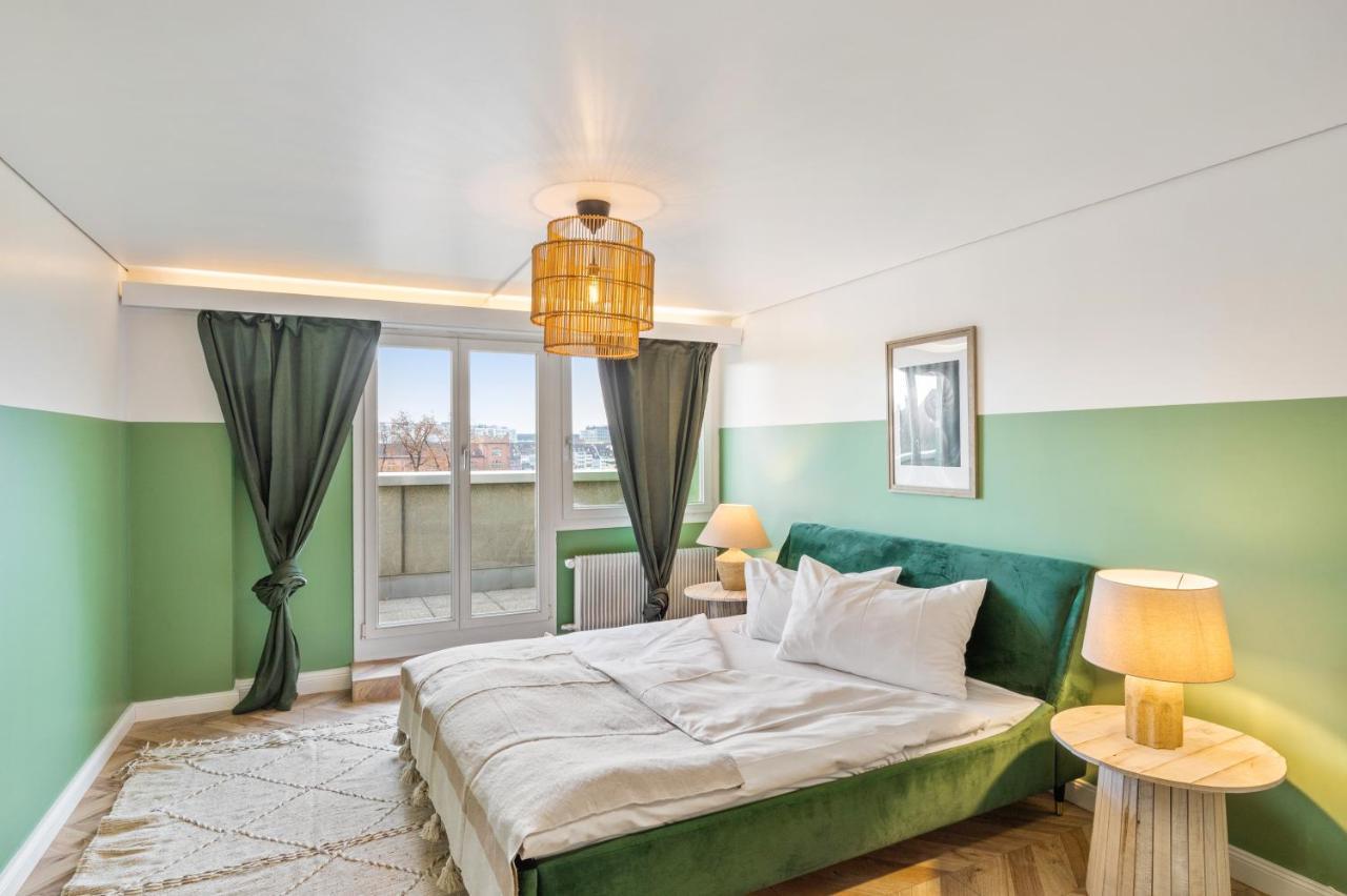 Hotel Becozy Self Check-in Pop-up Basileia