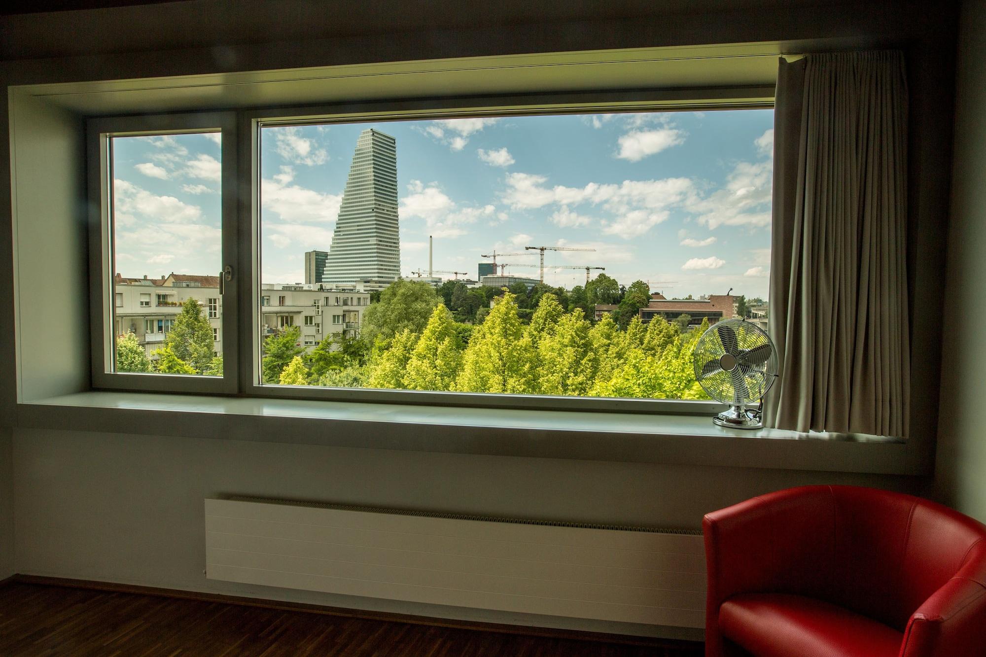 Dasbreitehotel Am Rhein Bazel