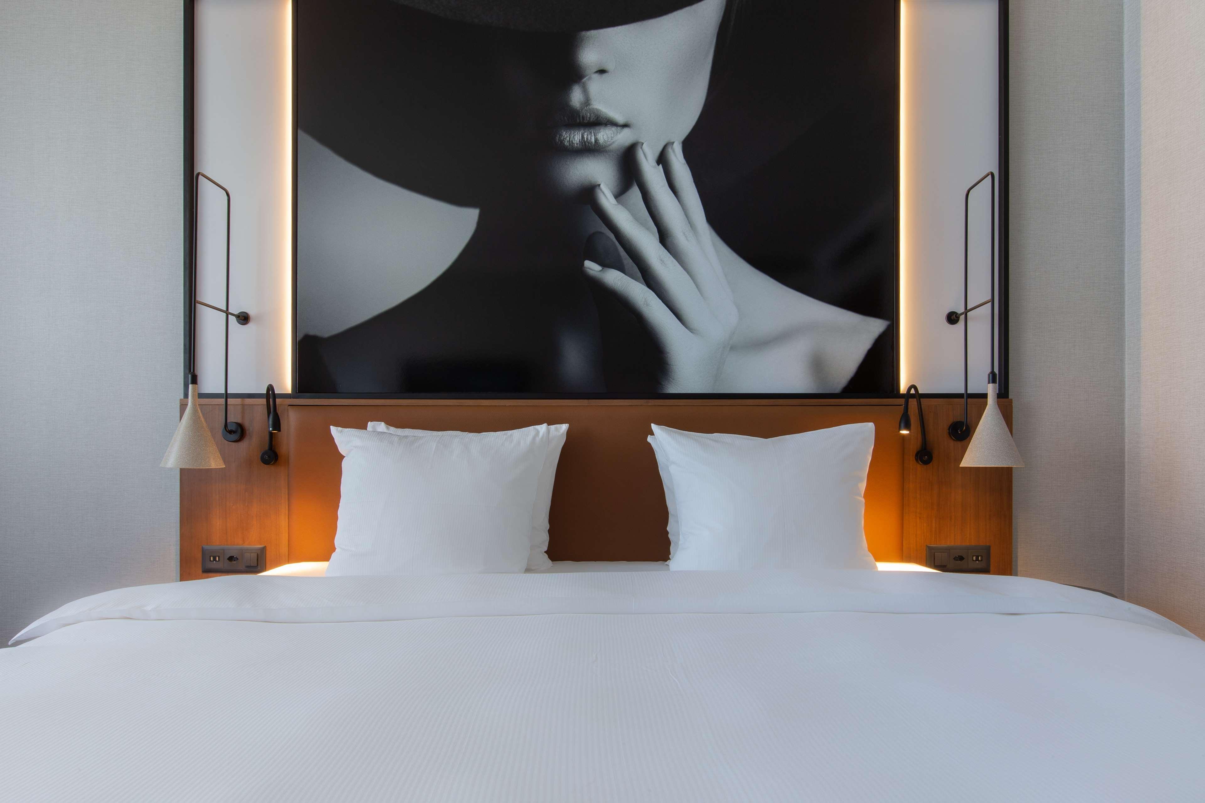 Radisson Blu, Hotel