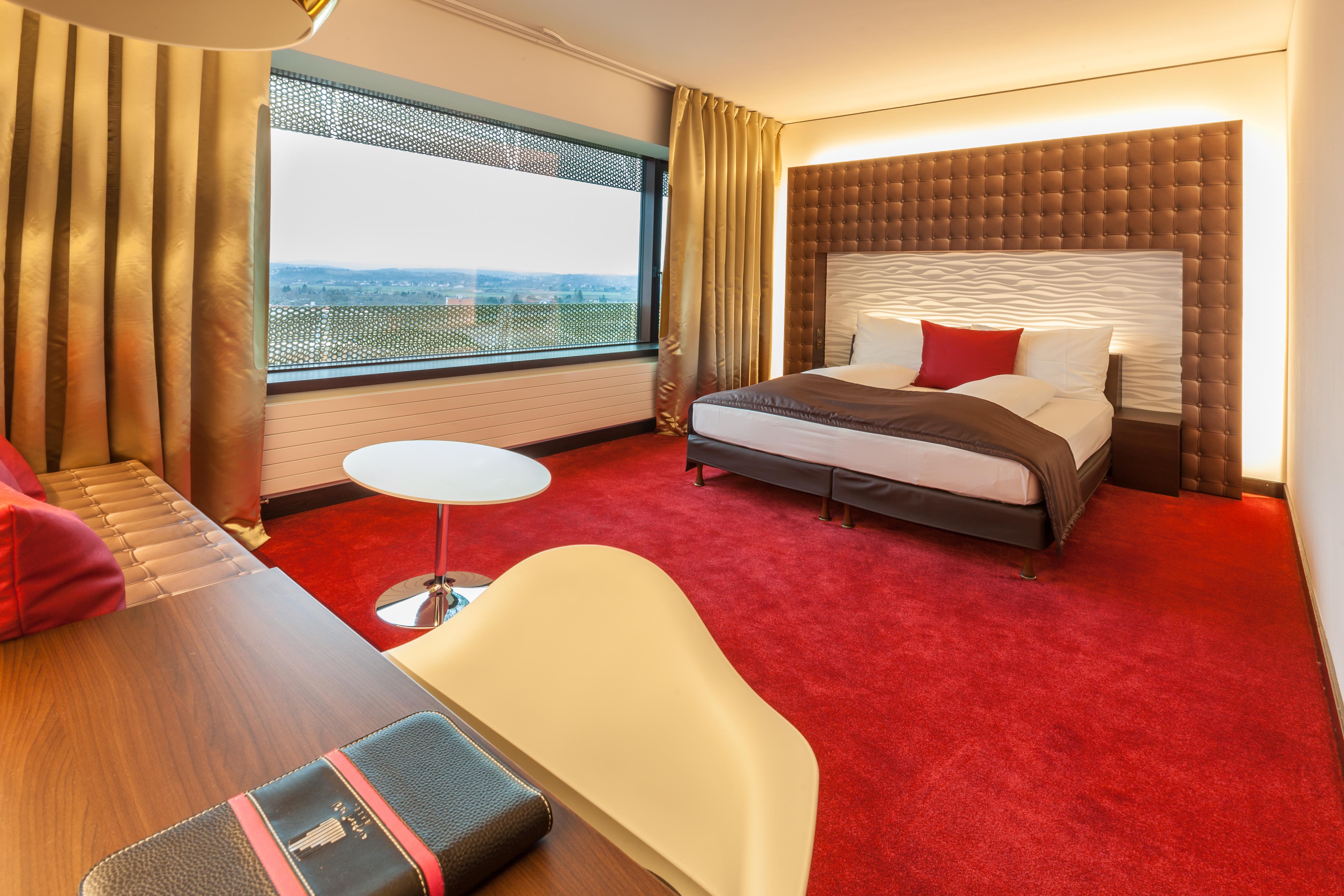 Hotel Airport - Convenient & Friendly