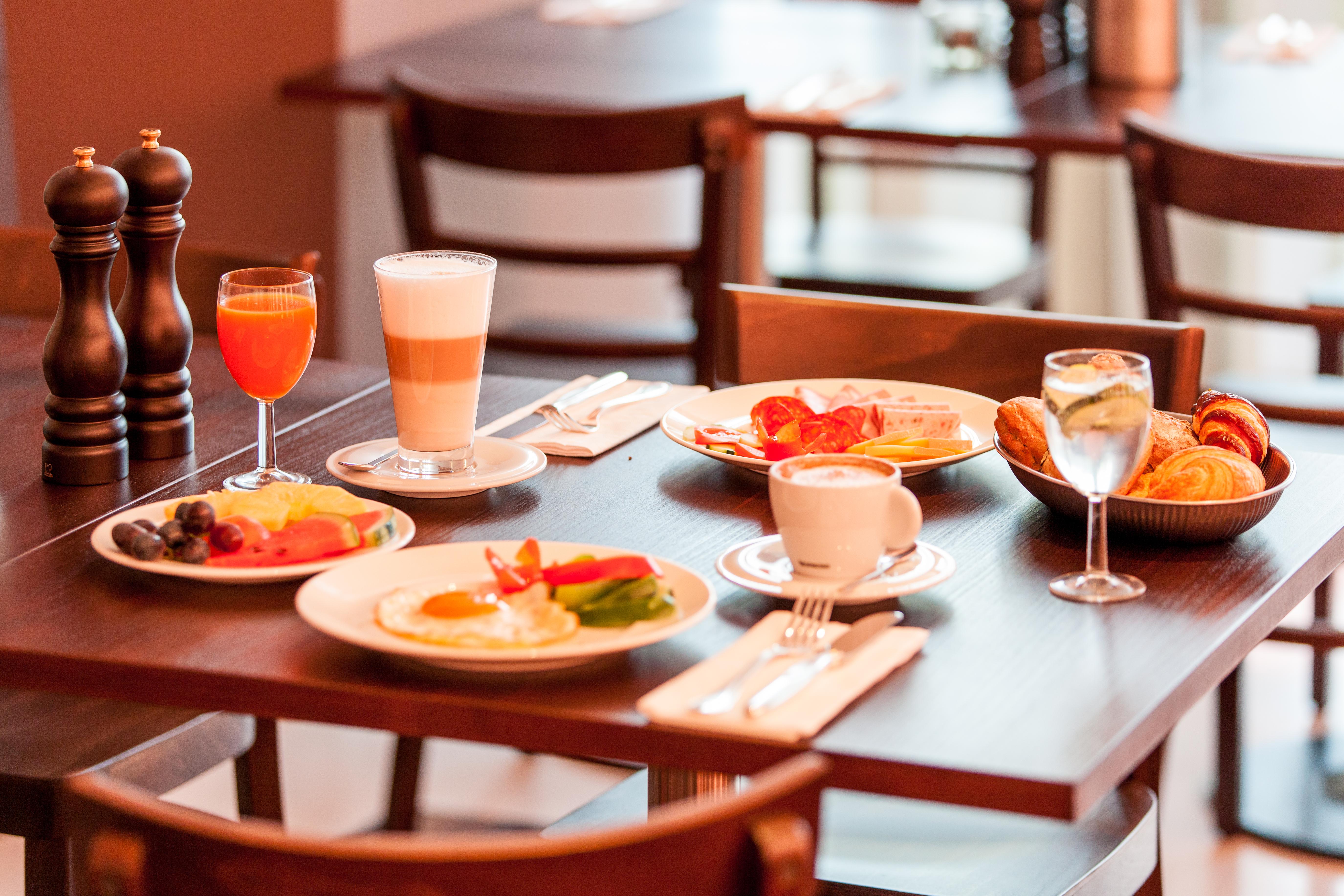 Airport - Convenient & Friendly Hotel 3*