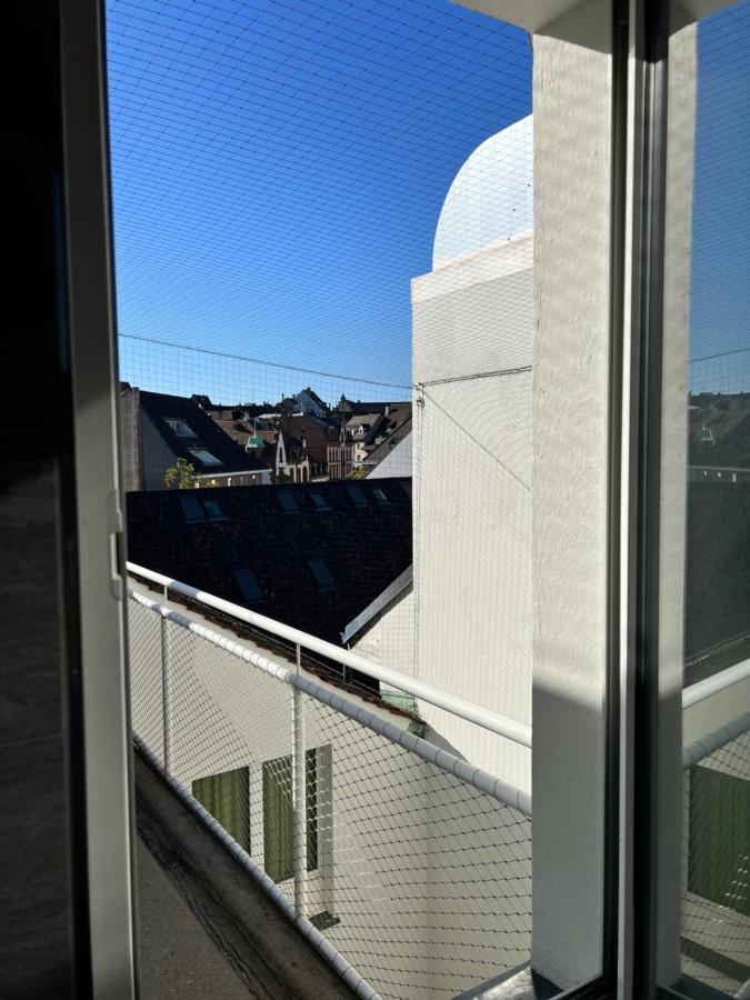 Center Rooftop With Oldtown View