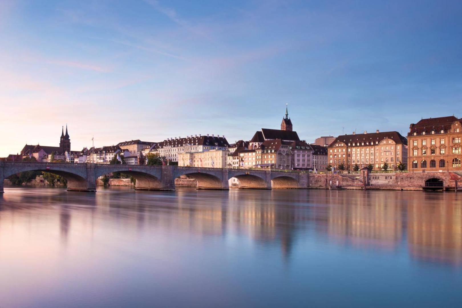 Special Blue Tiger Basel, Messe Kleinbasel 10-star Appartement