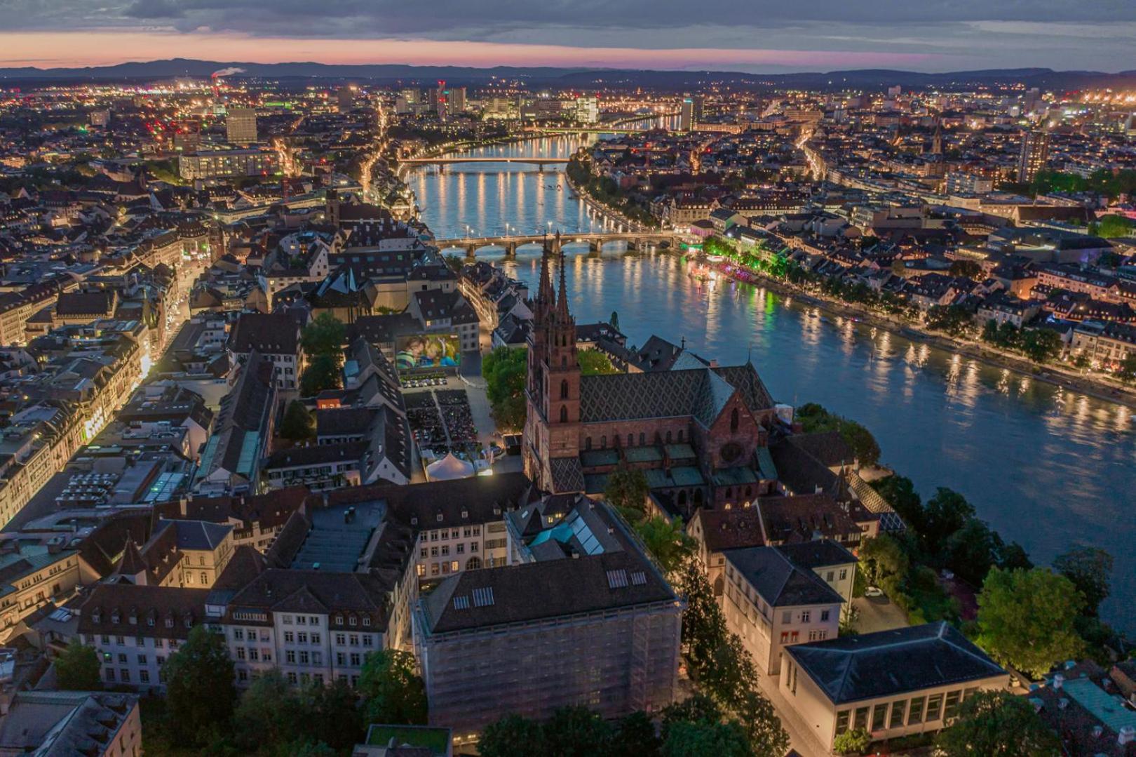 Special Blue Tiger Basel, Messe Kleinbasel 10-star Appartement *