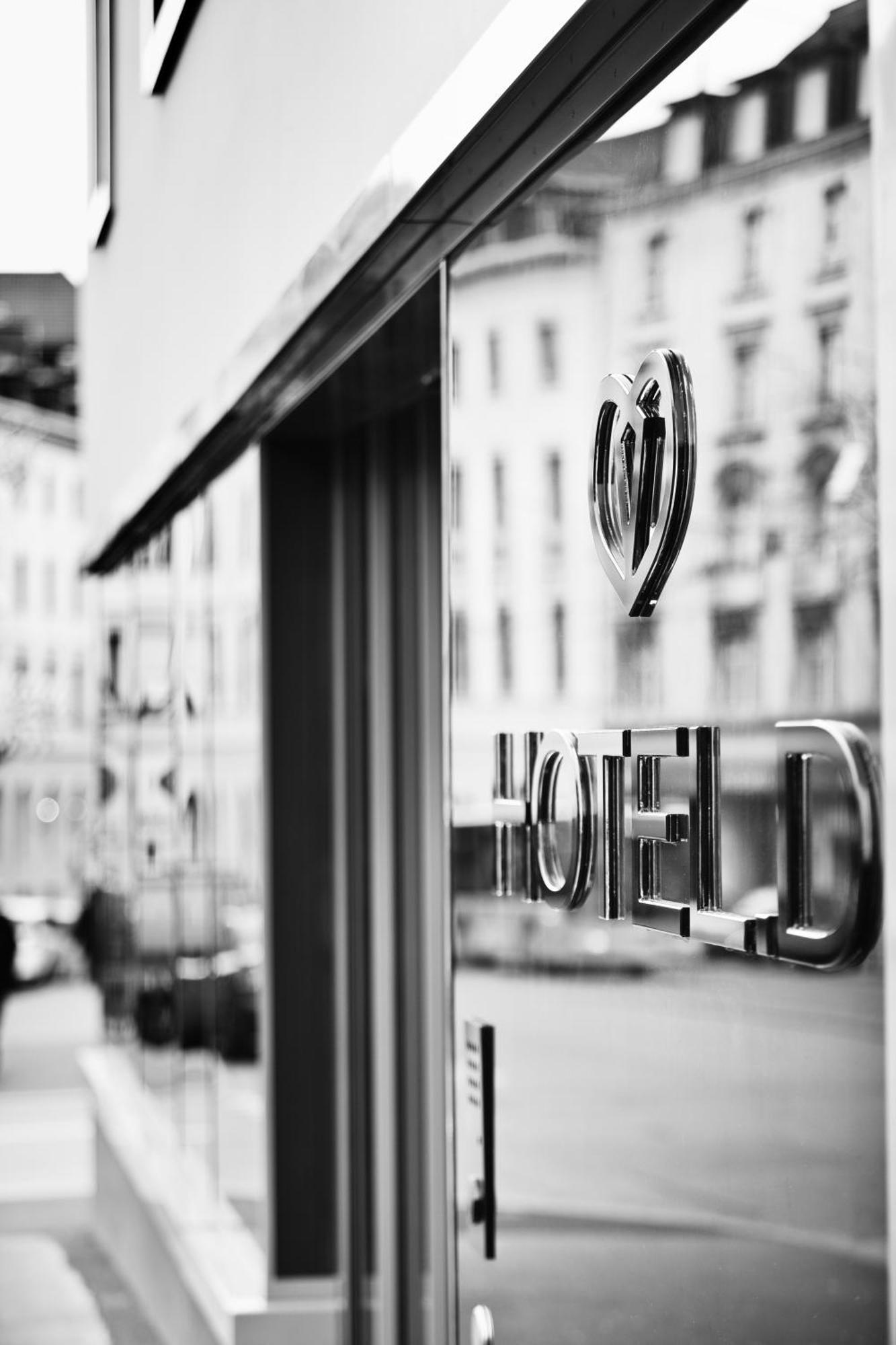 D - Design