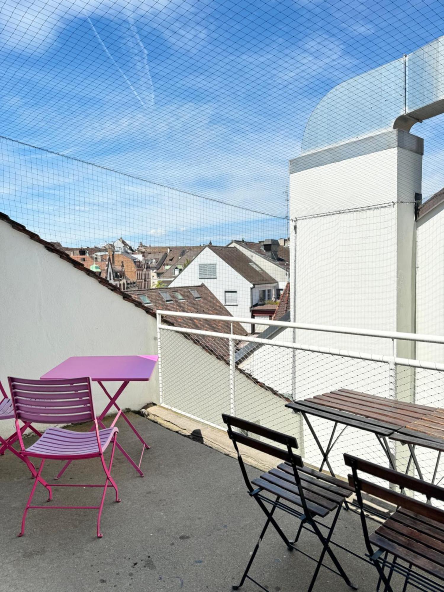 Center Rooftop Balcony-studio At Town Hall