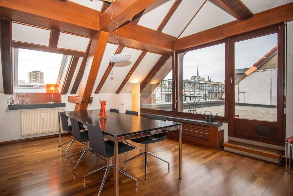 Penthouse In Center With Free Baselcard *