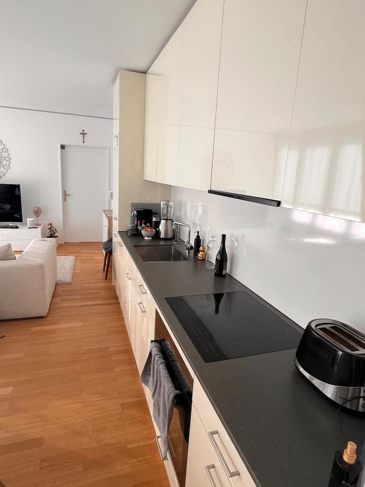 Apartment View Flat By Art Basel