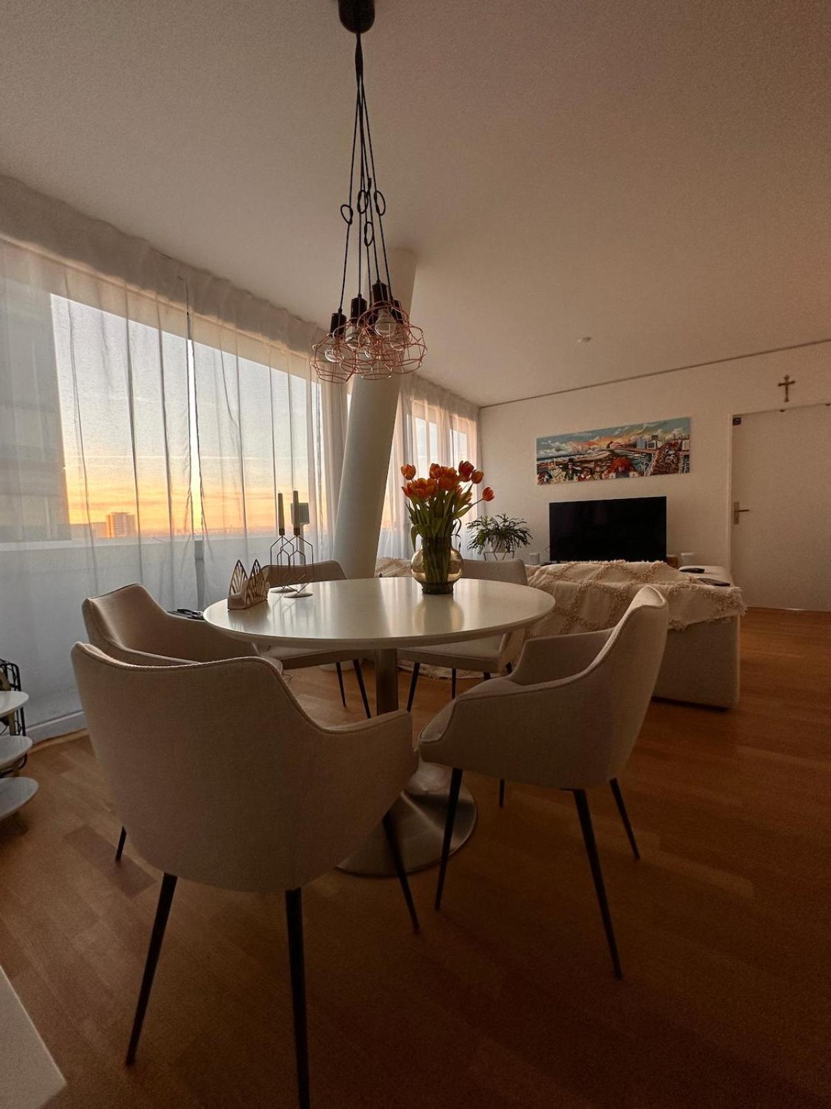 Apartment View Flat By Art