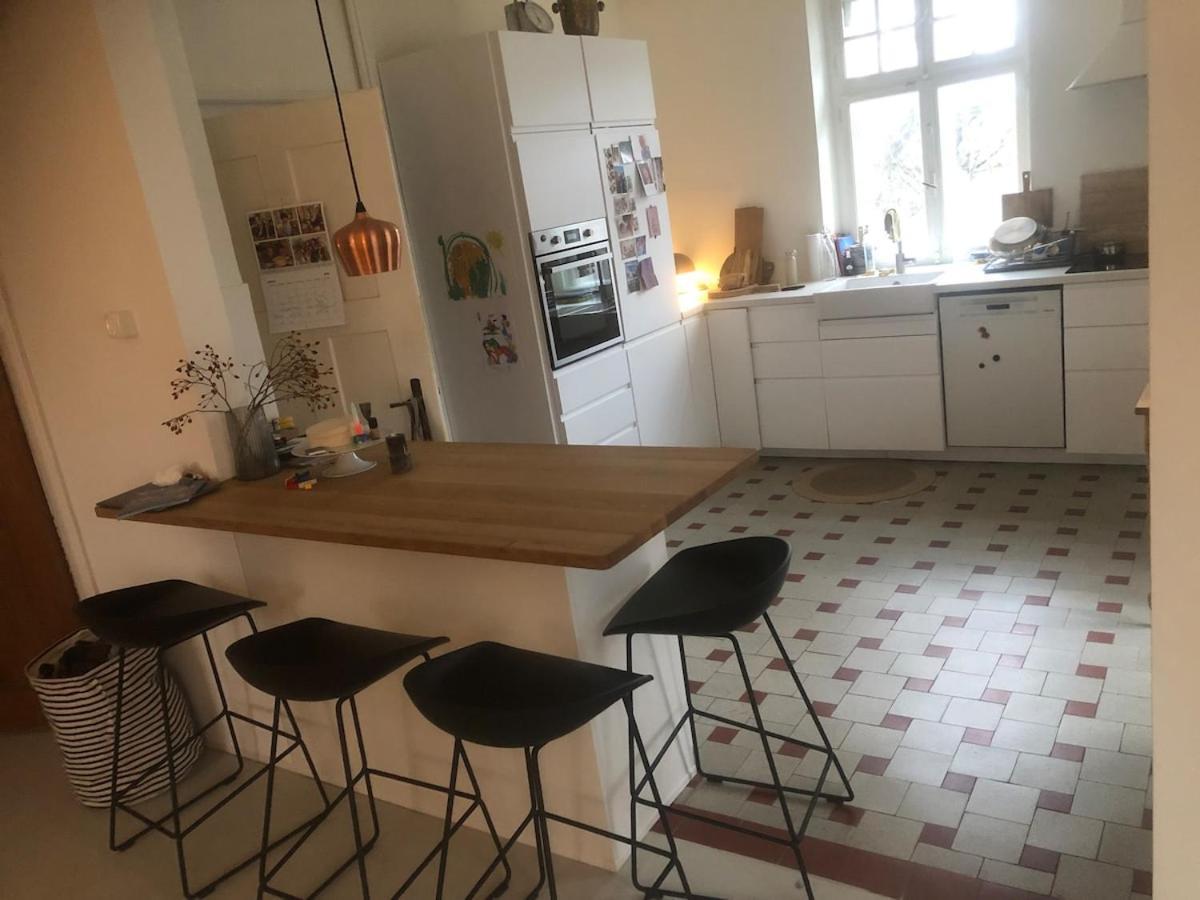 Pousada 4 Story, 12 Beds, Near Eurovision Contest Basileia