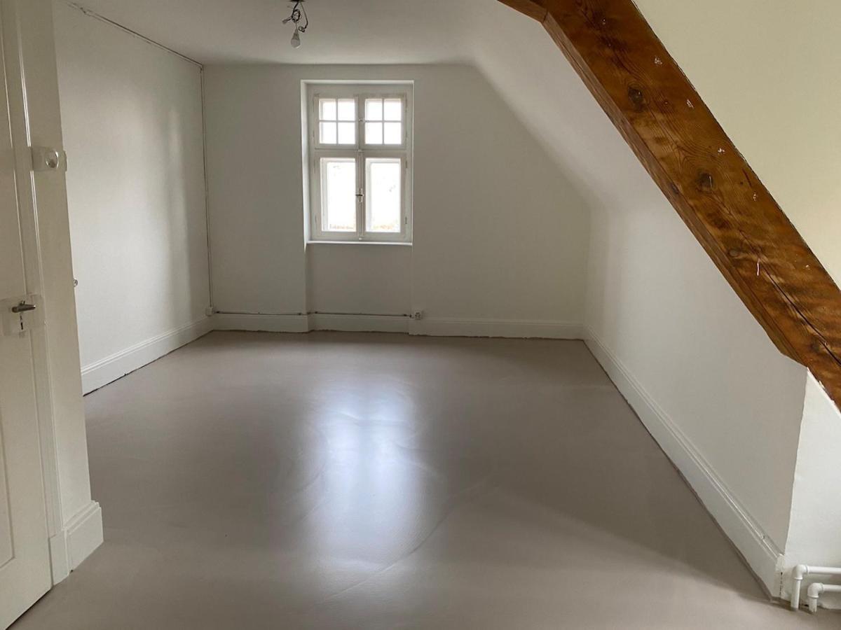 4 Story, 12 Beds, Near Eurovision Contest * Basileia
