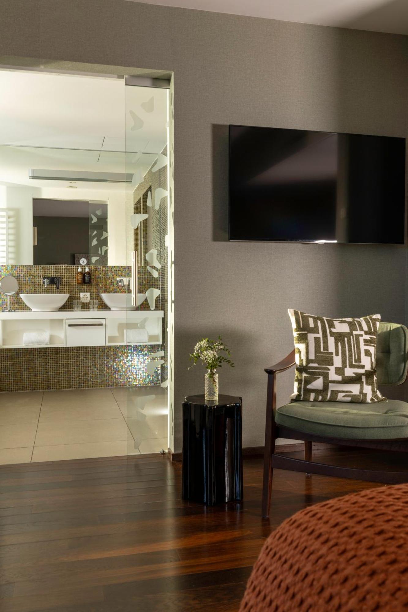 D - - Fully Renovated 2025 Hotel Basel