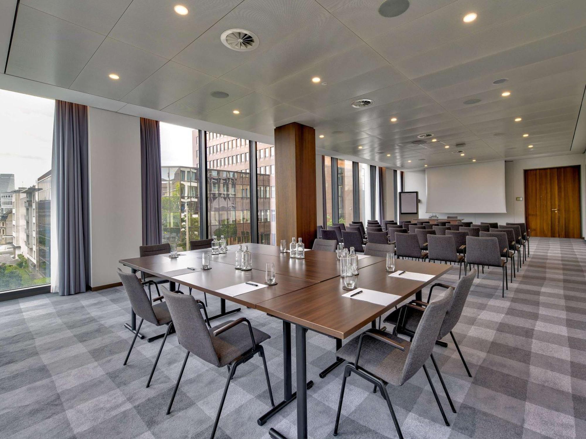 Moevenpick Hotel 4*