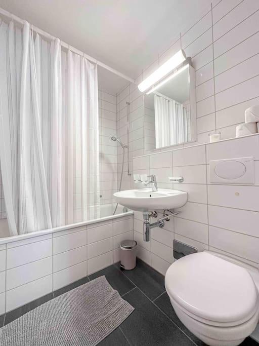 Modern 3-bedroom In Centre Apartamento