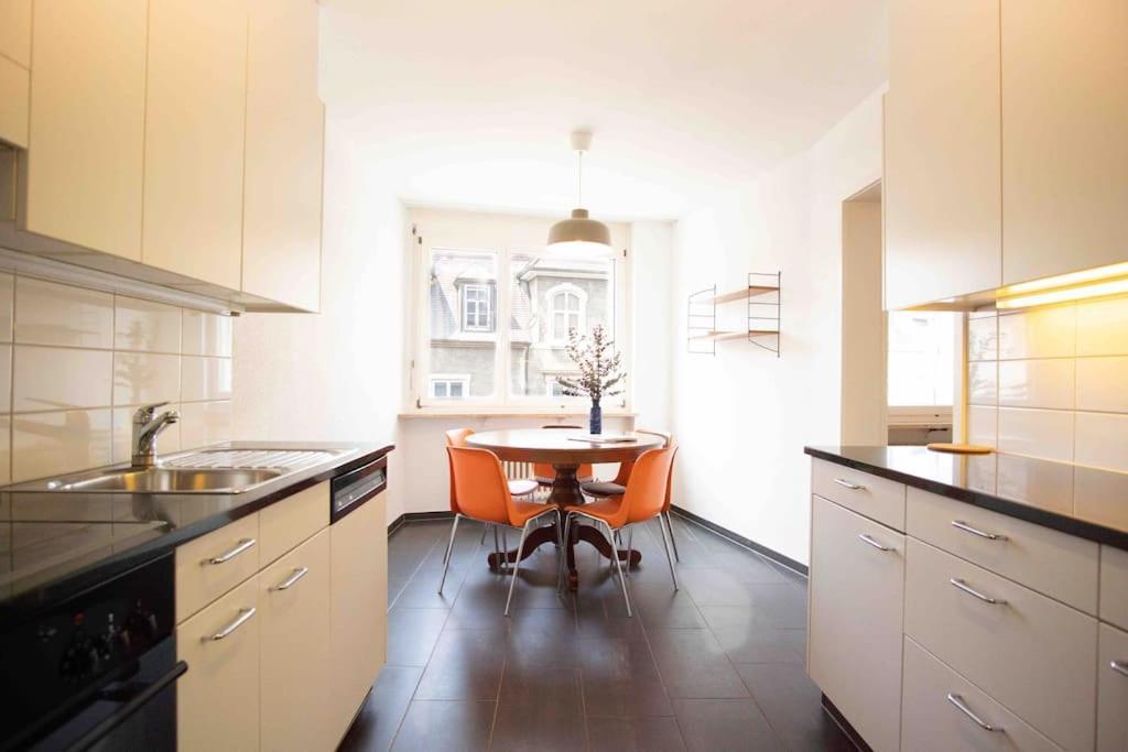 Modern 3-bedroom In Centre *