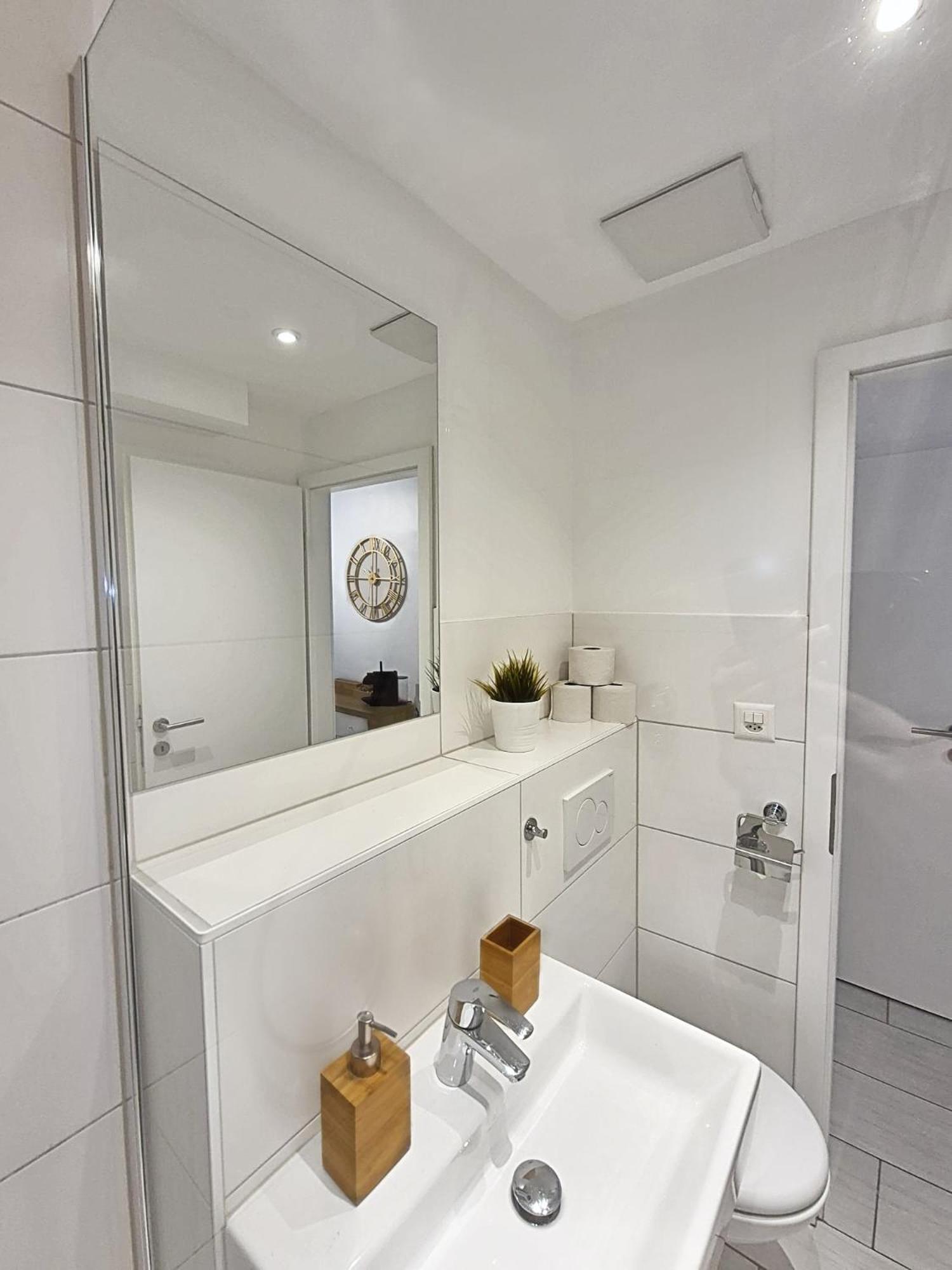 Apartment Baseliving - Near Esc - Bahnhof Sbb - St Jakob Basel