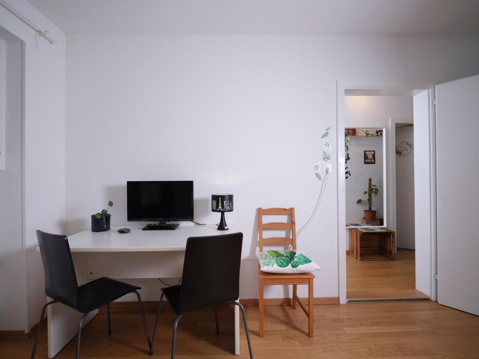 Homestay Doppelzimmer In Der Naehe Des Flusses Und Stadions Basel