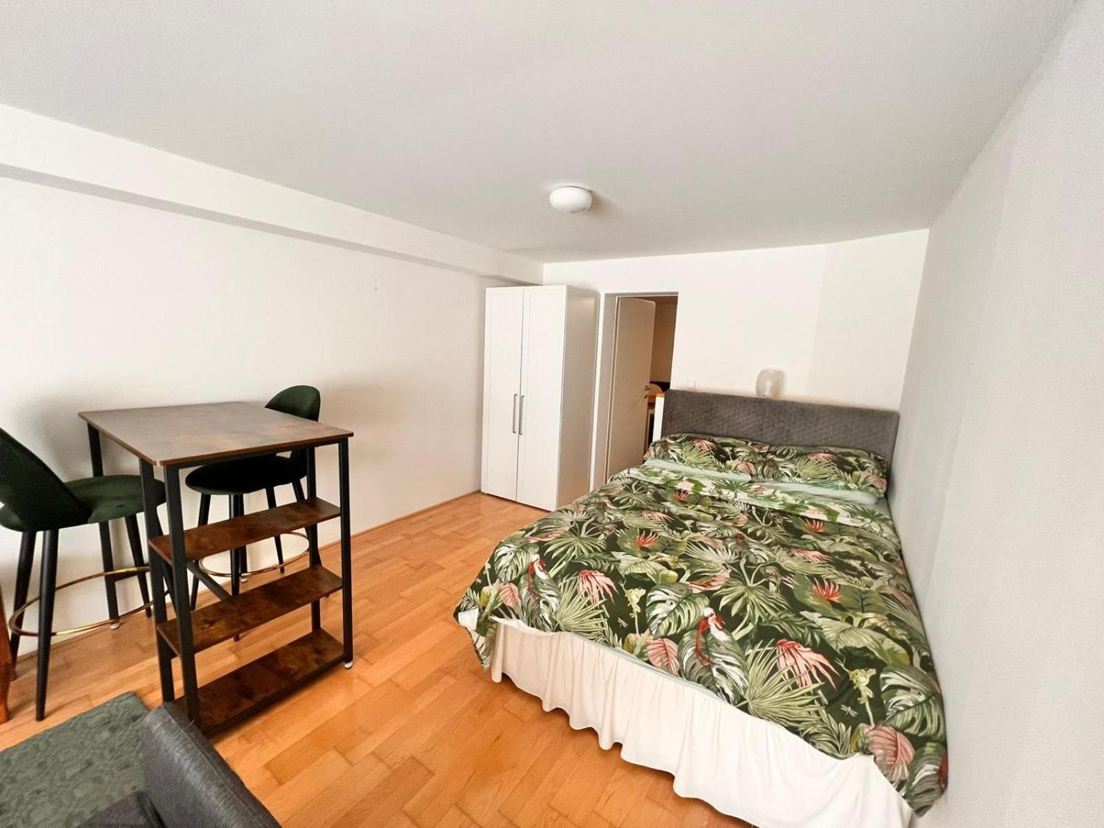 Apartment 57 - Two Bus Stops Or 15 Minutes Walking Distance To Esc Event Basel