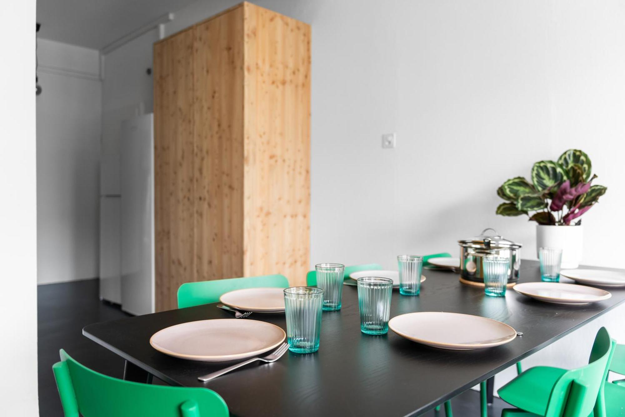 Exquis Design Urban Blue I Altstadt I Messe & Art I Gemeinschaftskueche & -bad Bazel
