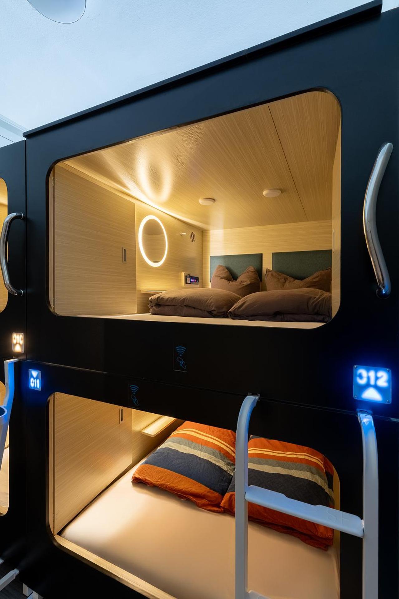 Mue Cubes - Capsule Capsule hotel *
