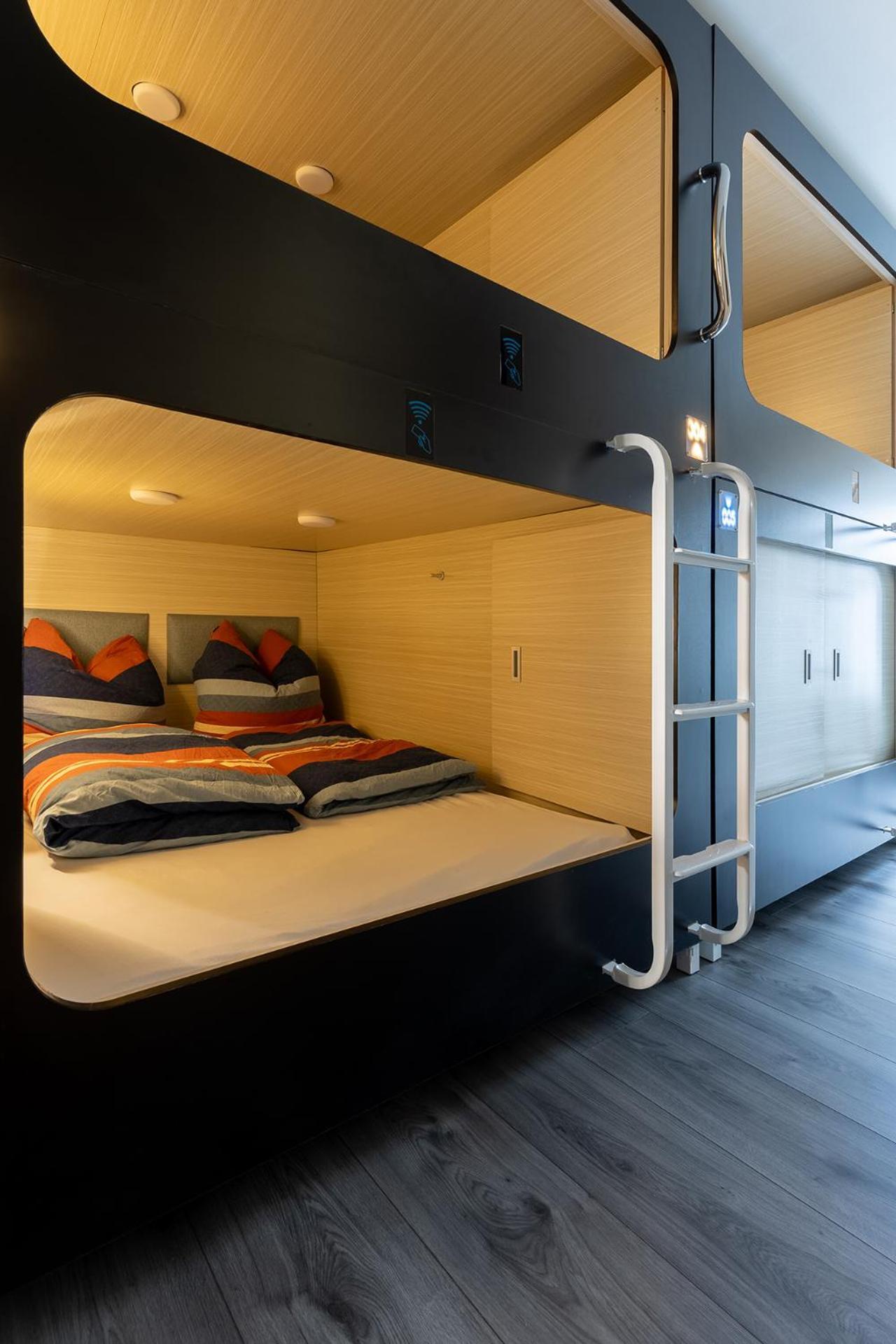 Capsule hotel Mue Cubes - Capsule *