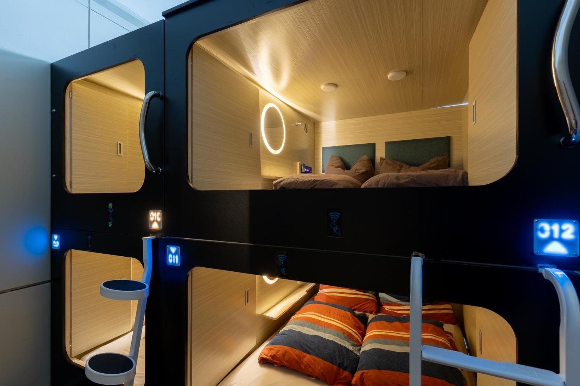 Mue Cubes - Capsule Capsule hotel Basel