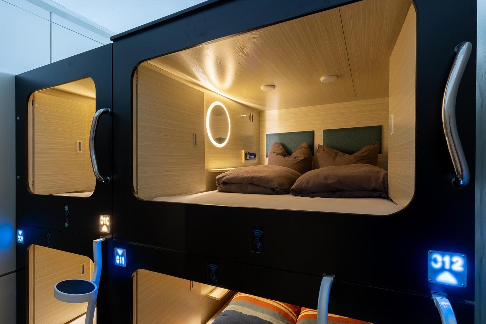 Capsule hotel Mue Cubes - Capsule *
