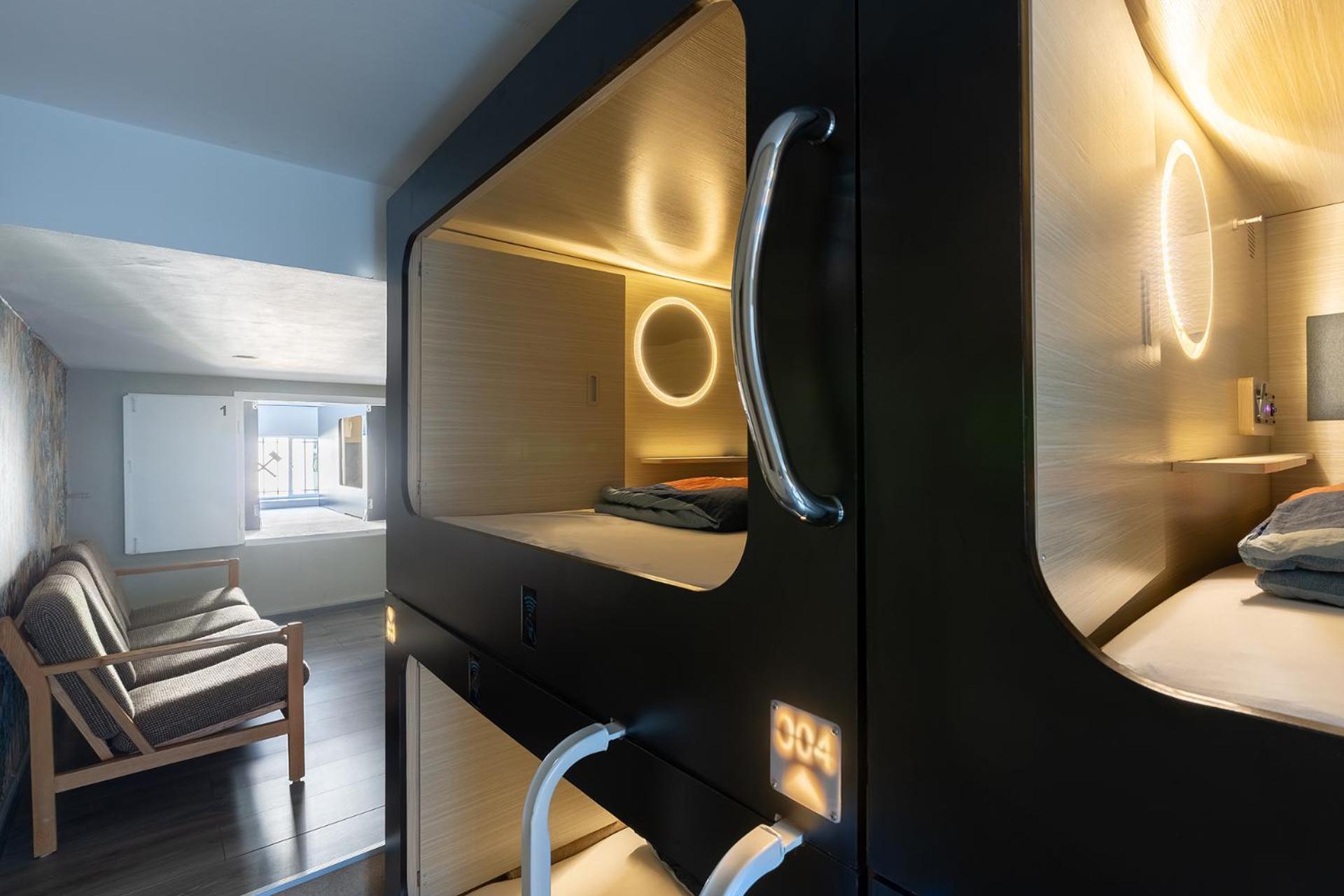 Capsule hotel Mue Cubes - Capsule *
