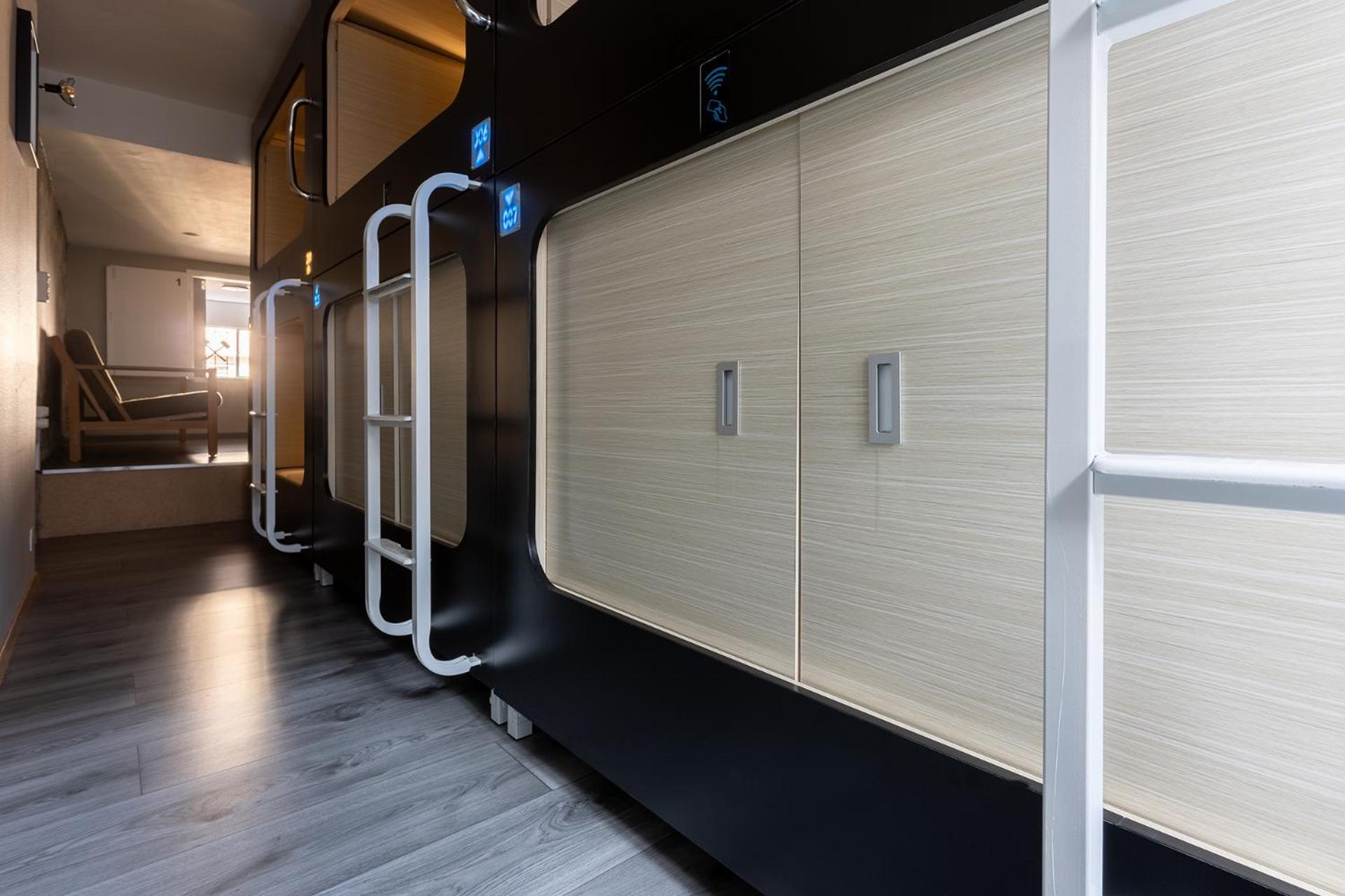 Mue Cubes - Capsule Capsule hotel *