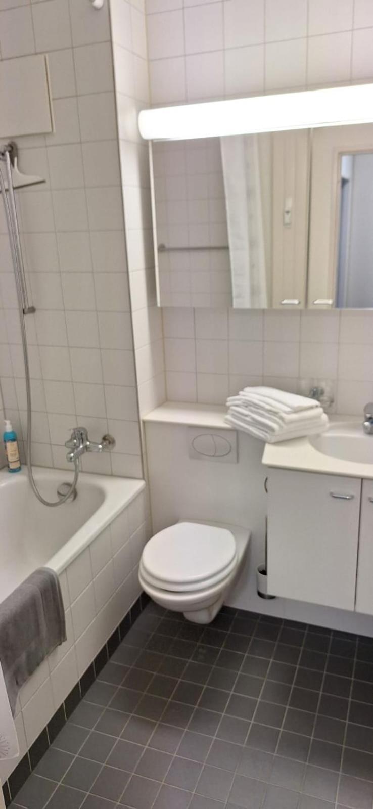 2 Near Sbb Basel