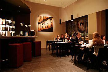 Royal - Urban Living Otel Basel